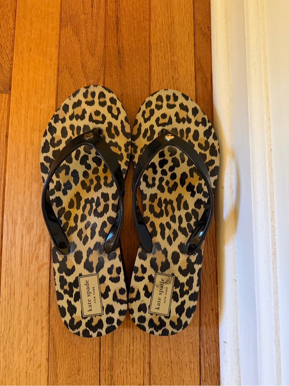 Kate Spade New York Leopard Print Flip Flop Sandals Women’s Size 10
